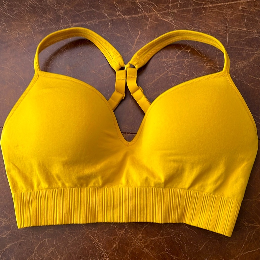NWOT Athleta lightly padded convertible bra Size S